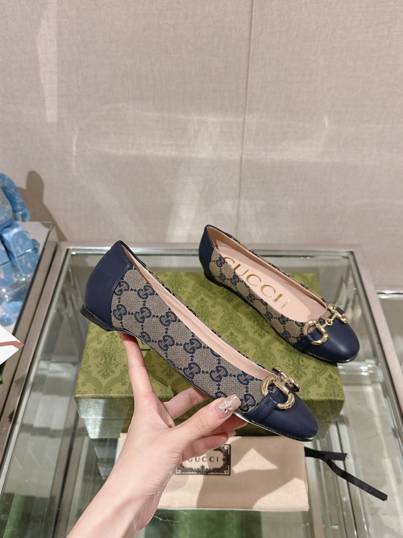 Gucci Flat Shoes